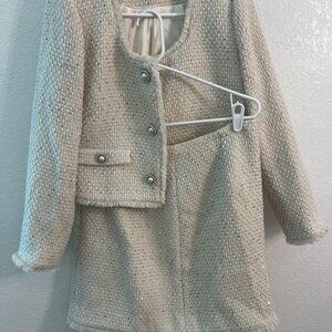 Antonio Melani Matching Skirt and Crop Jacket set in Cream/White Boucle 6 and 10